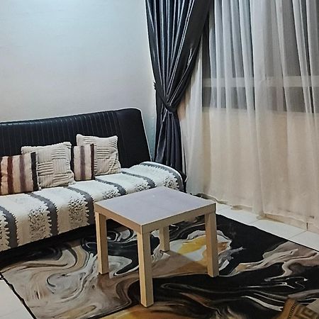 Leezahomestay Байан-Лепас Екстер'єр фото